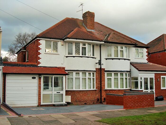 3 Bedroom Semi-Detached House To Rent In Inchcape Avenue, Handsworth Wood, B20
