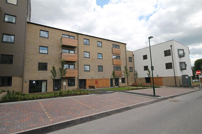 2 Bedroom Flat To Rent In Baywillow Avenue, Carshalton, SM5