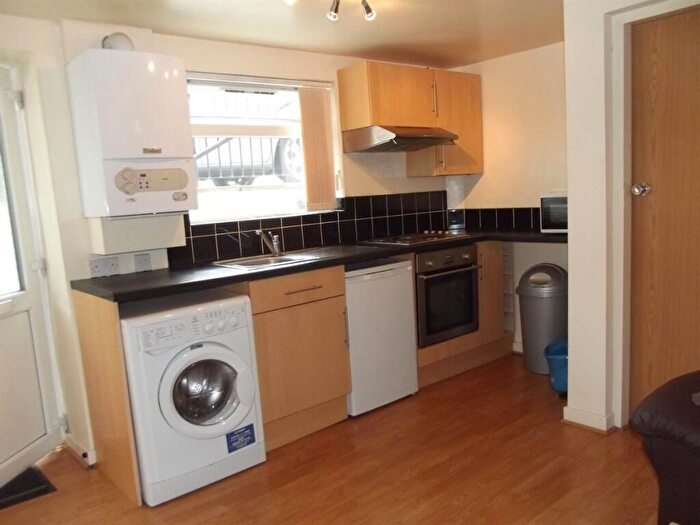 1 Bedroom Flat To Rent In Birchfields Road, Manchester, M13