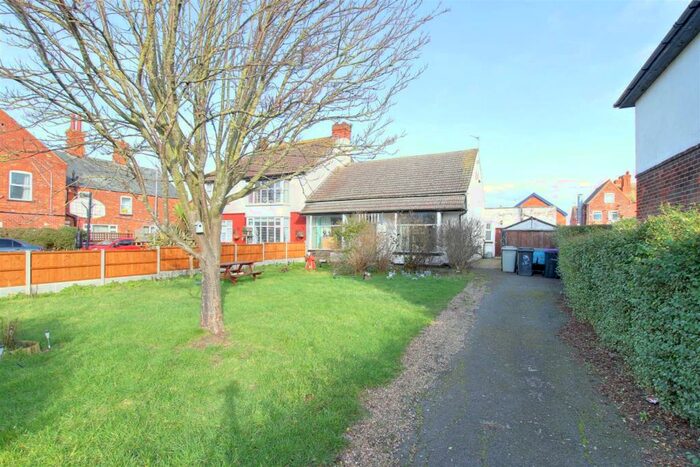 4 Bedroom Semi-Detached Bungalow For Sale In George Street, Mablethorpe, LN12