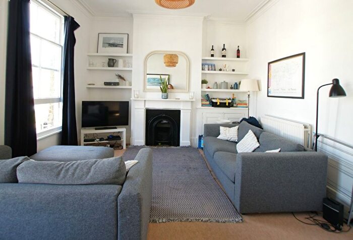 3 Bedroom Flat To Rent In Althorp Road, London, SW17