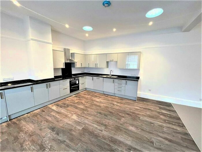 4 Bedroom Maisonette To Rent In Fore Street, Topsham, EX3