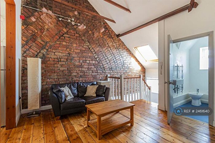 2 Bedroom Flat To Rent In Princes Street, Cardiff, CF24