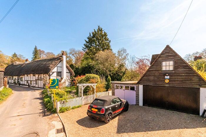 5 Bedroom Detached House For Sale In Alleyns Lane, Cookham Dean, Maidenhead, SL6
