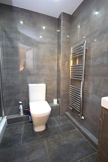 2 Bedroom Coach House For Sale In Greenacres Road, Locks Heath, Southampton, SO31