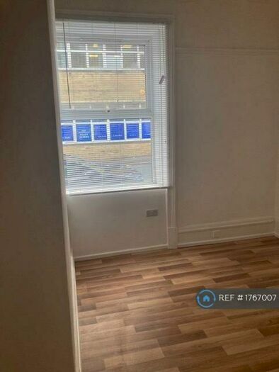 1 Bedroom Flat To Rent In Halifax, HX1
