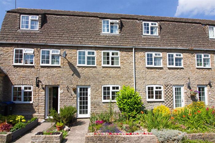 2 Bedroom Cottage For Sale In Parliament Row, Malmesbury, SN16