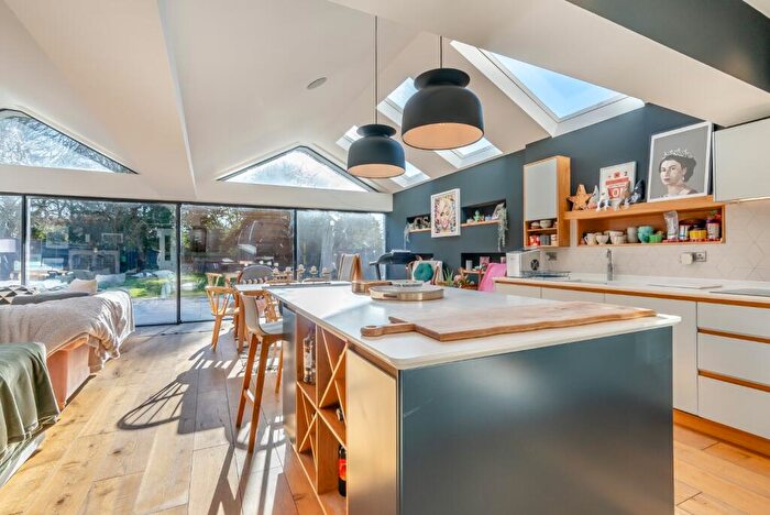 5 Bedroom Detached House For Sale In Salisbury Avenue, St Albans, AL1