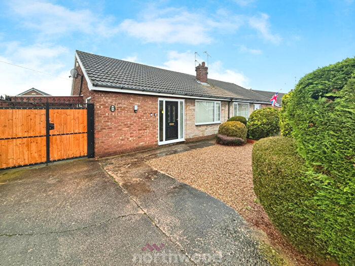 2 Bedroom Bungalow For Sale In Abbey Way, Dunscroft, Doncaster, DN7