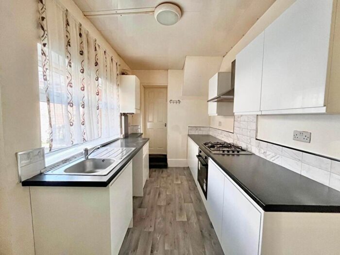 Flat To Rent In Saltwell Place, Gateshead, NE8
