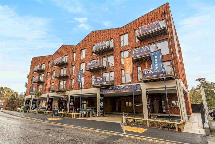 2 Bedroom Flat To Rent In Walnut Tree Close, Guildford, GU1