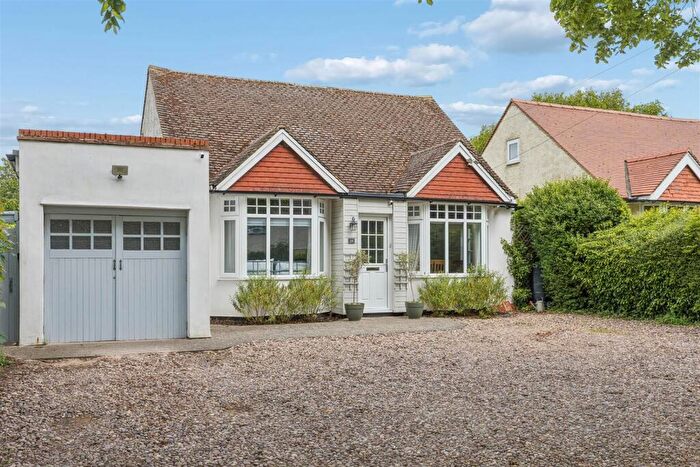 3 Bedroom Bungalow For Sale In North Avenue, Letchworth Garden City, SG6
