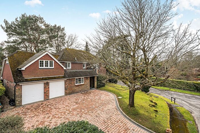 5 Bedroom Detached House For Sale In Chestnut Close, Storrington, RH20