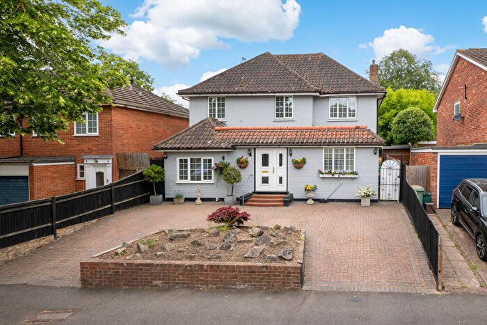 3 Bedroom Detached House For Sale In Stanley Road, Sutton, Surrey, SM2