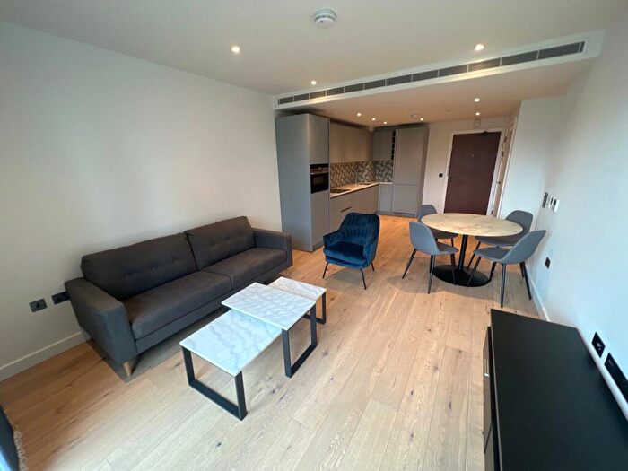 1 Bedroom Apartment To Rent In Clarendon Court, Golden Lane, EC1Y