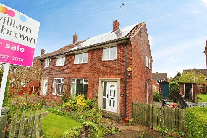 3 Bedroom Semi Detached House For Sale In Harley Drive, Leeds, LS13