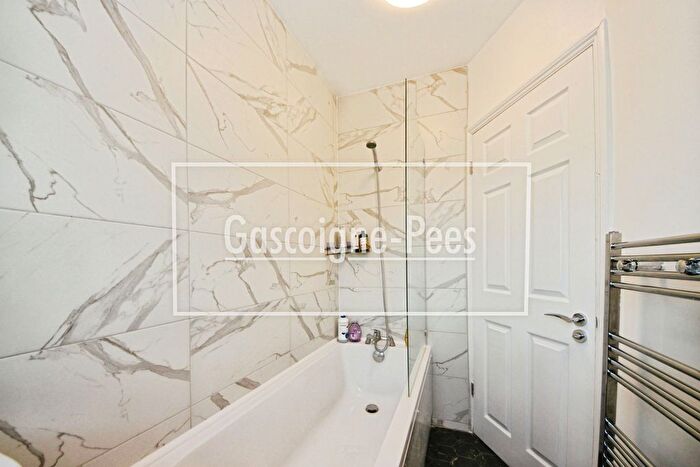 3 Bedroom Property To Rent In New Malden, KT3