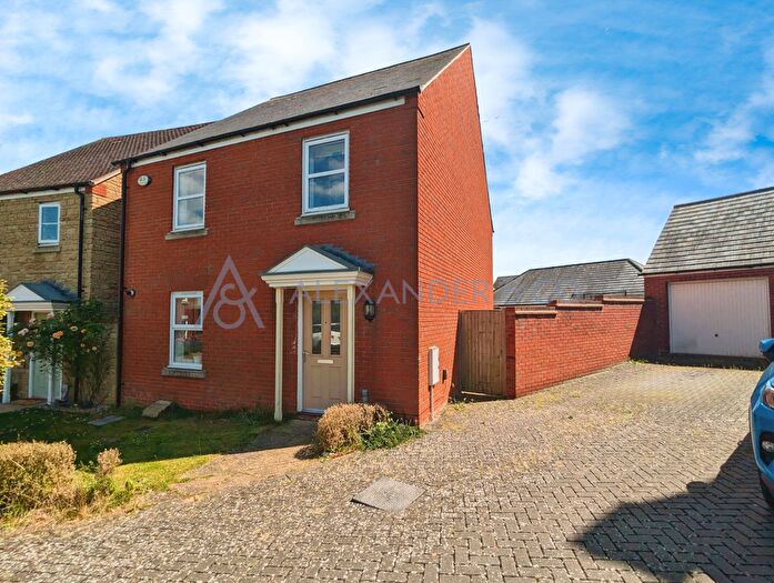 4 Bedroom Detached House To Rent In Ascot Way, Kingsmere, Bicester, OX26