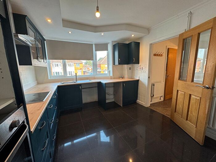 3 Bedroom Property To Rent In Moorland Road, Taunton, TA1