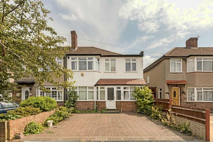 4 Bedroom Semi-Detached House To Rent In Villiers Avenue, Twickenham, TW2