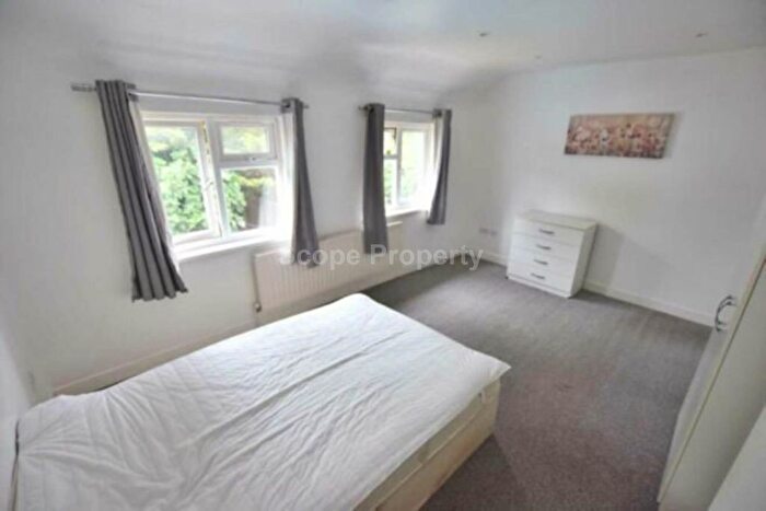 4 Bedroom Terraced House To Rent In Basingstoke Road, Reading, RG2