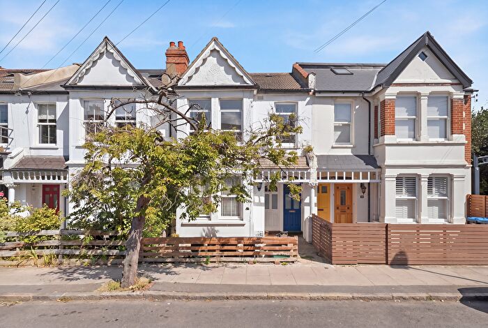 2 Bedroom Flat To Rent In Clarendon Road, London, SW19