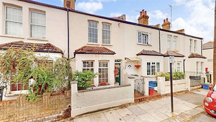 2 Bedroom Terraced House For Sale In Linkfield Road, Isleworth, TW7