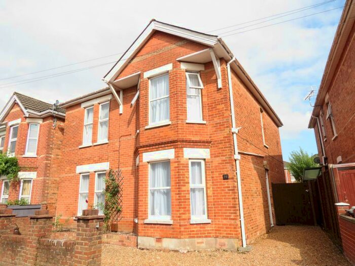 6 Bedroom House To Rent In Bedroom Detached House In Winton, BH3