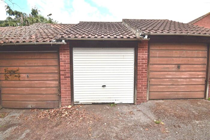 1 Bedroom Garage / Parking To Rent In Chilcombe Way Lower Earley, Reading, RG6