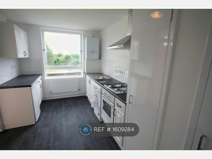 2 Bedroom Flat To Rent In Armadale Close, London, N17