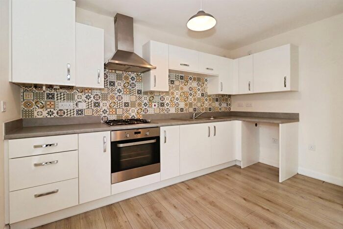 2 Bedroom Flat For Sale In Clark Drive, Yate, Bristol, BS37