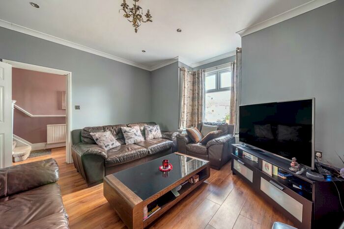 4 Bedroom Terraced House To Rent In Wickham Lane London, SE2