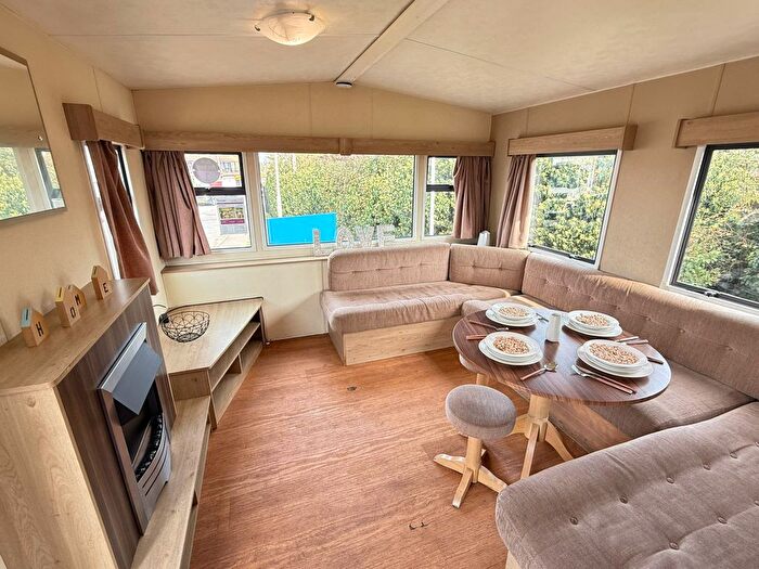 3 Bedroom Mobile/park Home For Sale In Leysdown, ME12