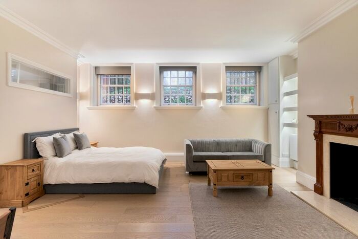 1 Bedroom Flat To Rent In Mount Street, London, W1K