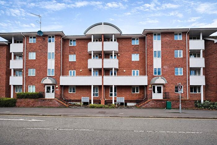 2 Bedroom Flat For Sale In Queens Road, Reading, RG1