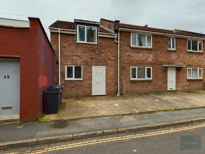 2 Bedroom End Of Terrace House To Rent In Dove Street, Kingsdown, Bristol, BS2