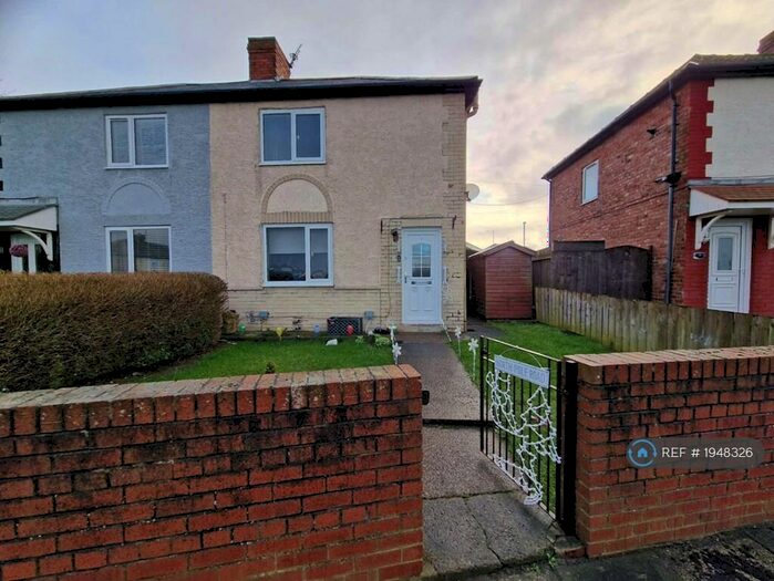 2 Bedroom Semi-Detached House To Rent In Lindisfarne Recess, Jarrow, NE32
