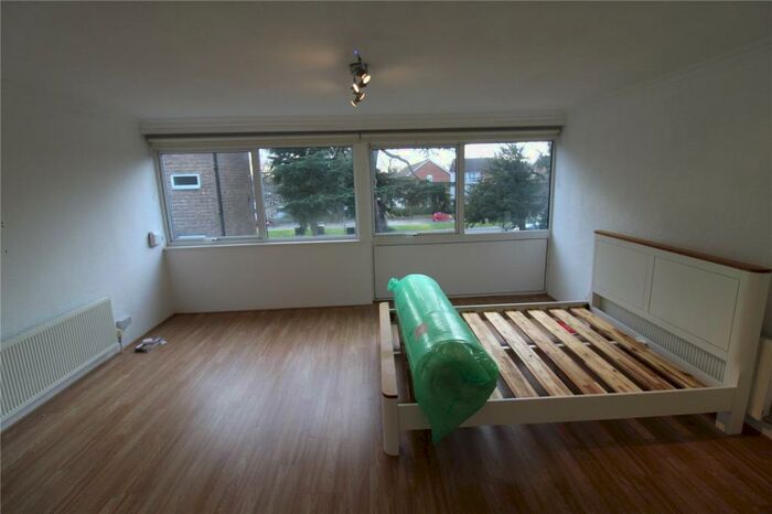 Apartment To Rent In Ailantus Court, Stonegrove, Edgware, HA8