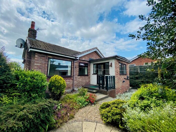 2 Bedroom Bungalow To Rent In Braeside Close, Offerton, Stockport, SK2