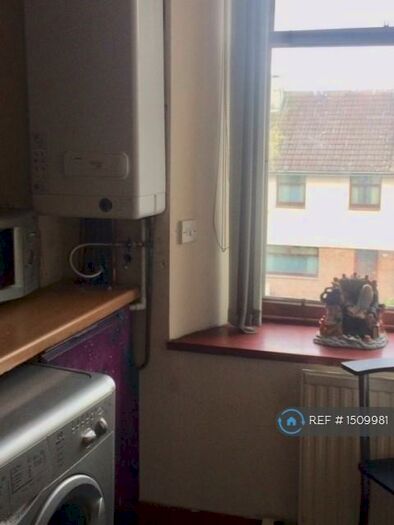 1 Bedroom Flat To Rent In Castle, New Cumnock, Cumnock, KA18