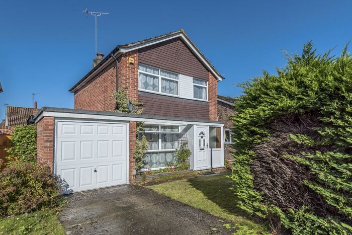 3 Bedroom Detached House To Rent In Newbury, Berkshire, RG14