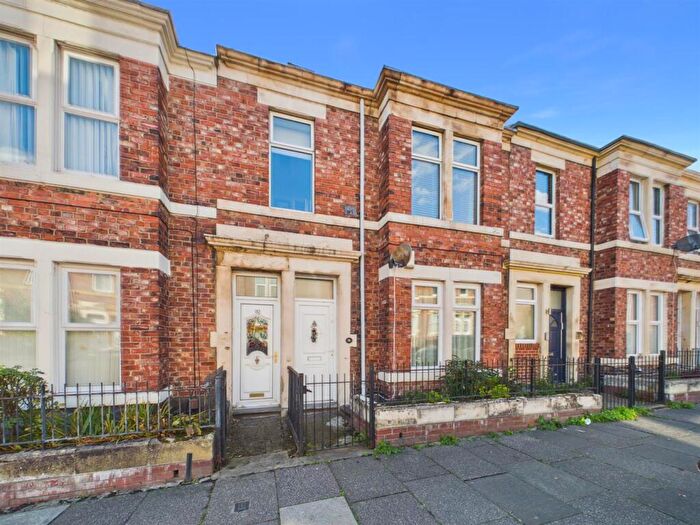 2 Bedroom Flat For Sale In Brinkburn Avenue, Gateshead, NE8