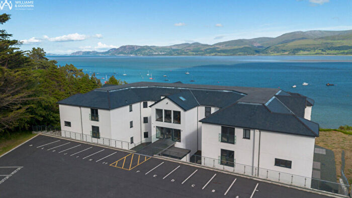 2 Bedroom Apartment For Sale In Allt Goch Bach, Beaumaris, Anglesey, LL58