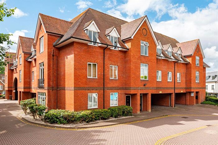 1 Bedroom Apartment For Sale In Bluecoat Court, Hertford, SG14