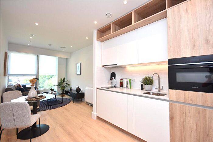 1 Bedroom Flat To Rent In Virginia House, Walton Street, HP21