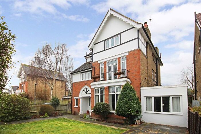 1 Bedroom Flat To Rent In Wellington Road, Hampton Hill, Hampton, TW12