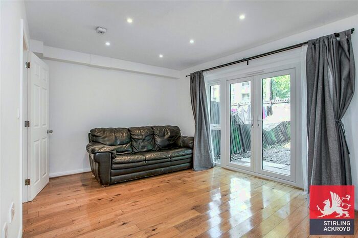 3 Bedroom Terraced House To Rent In Greenham Close, Waterloo, London, SE1