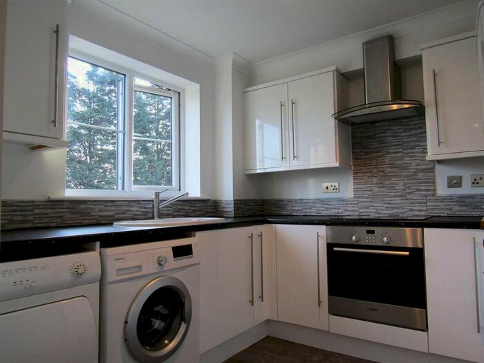 2 Bedroom Flat To Rent In Tenney House, Curzon Drive, Grays RM17