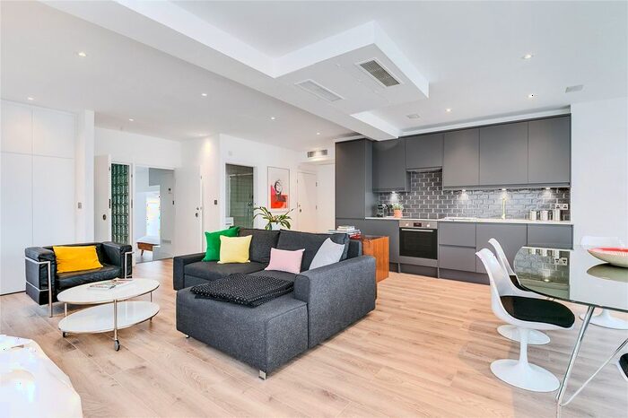 3 Bedroom Maisonette To Rent In Bendemeer Road, West Putney, SW15