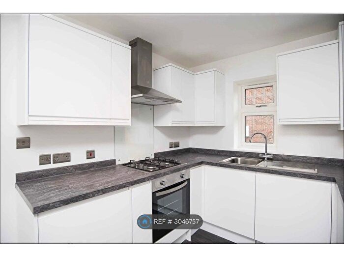 2 Bedroom Flat To Rent In Grange Road, Sutton, SM2